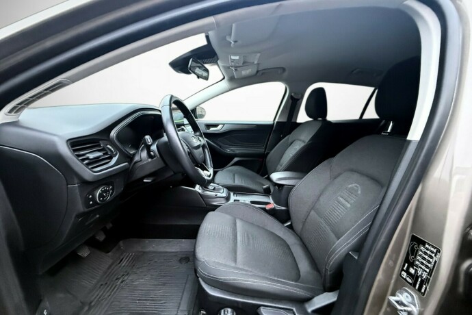 ford-focus-bensin-2019-big-16