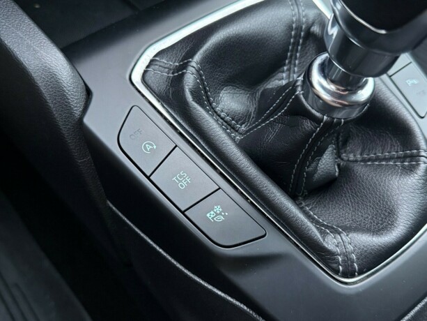 ford-focus-bensin-2019-big-24