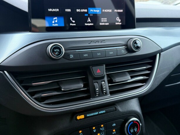 ford-focus-bensin-2019-big-28