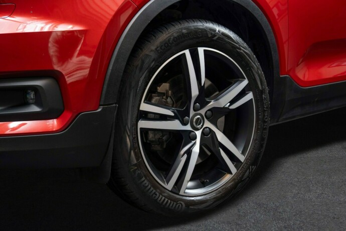 volvo-xc-40-elektrisitetbensin-2020-big-3