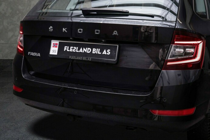 skoda-fabia-bensin-2021-big-8
