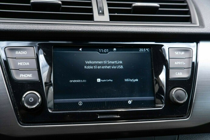 skoda-fabia-bensin-2021-big-22