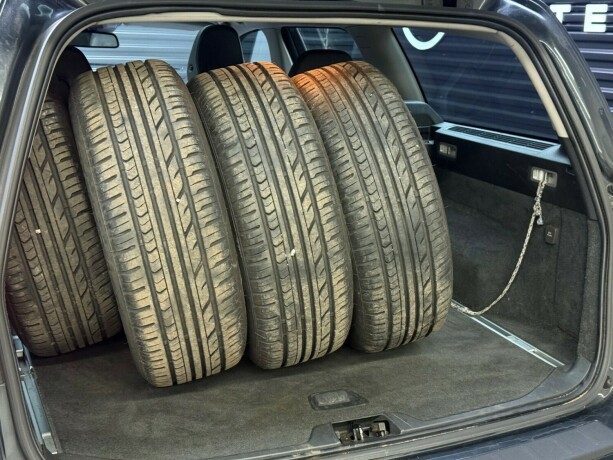 volvo-v70-diesel-2013-big-28
