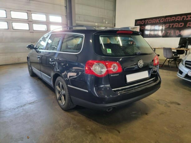 volkswagen-passat-diesel-2010-big-3