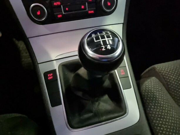 volkswagen-passat-diesel-2010-big-9