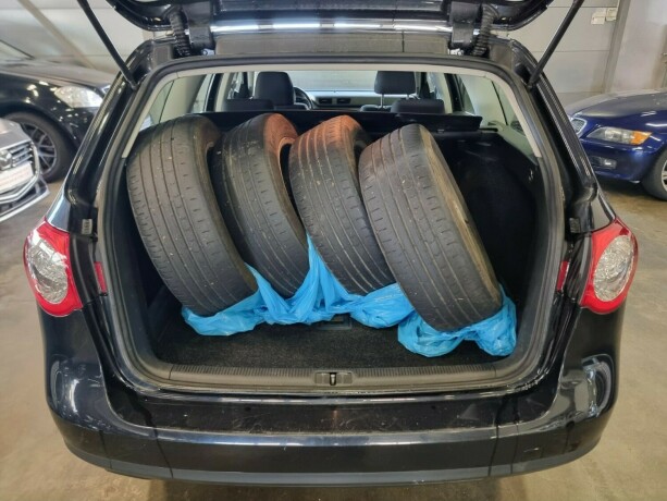 volkswagen-passat-diesel-2010-big-16