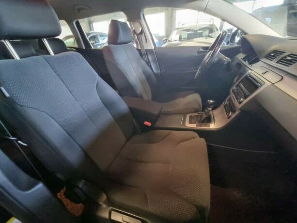 volkswagen-passat-diesel-2010-big-14