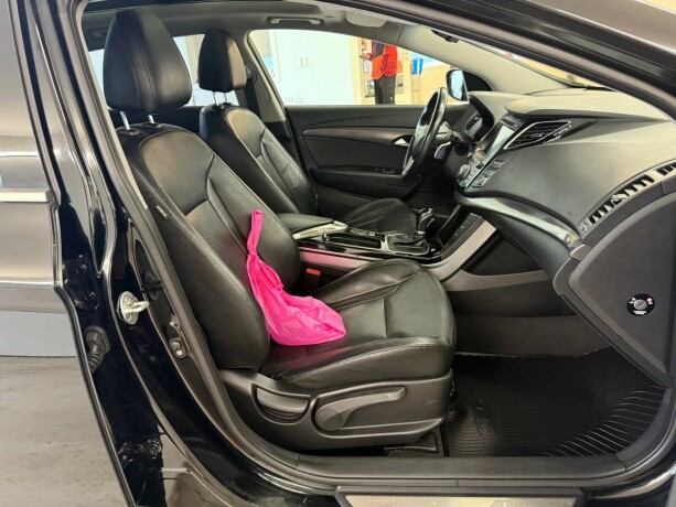 hyundai-i40-diesel-2012-big-16
