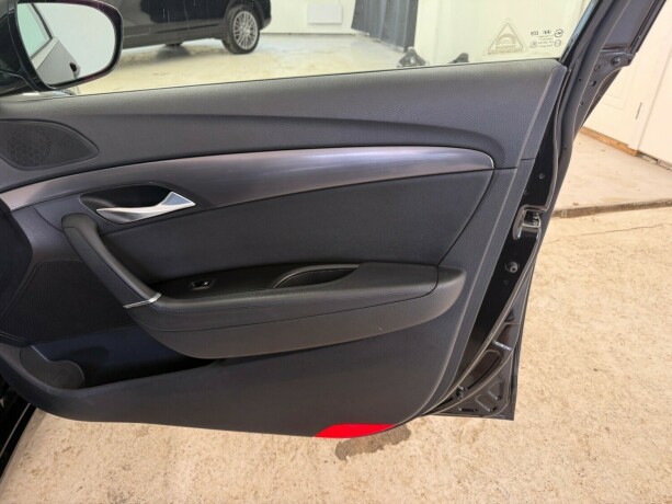 hyundai-i40-diesel-2012-big-15