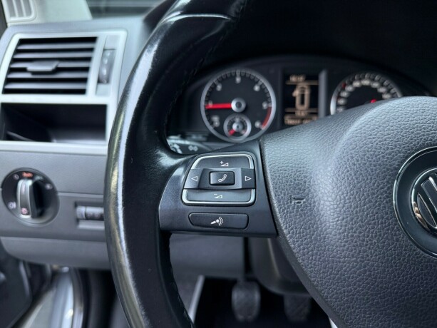 volkswagen-caravelle-diesel-2015-big-12