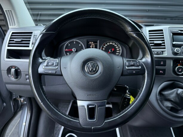 volkswagen-caravelle-diesel-2015-big-11