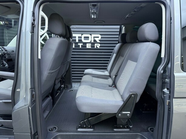 volkswagen-caravelle-diesel-2015-big-23