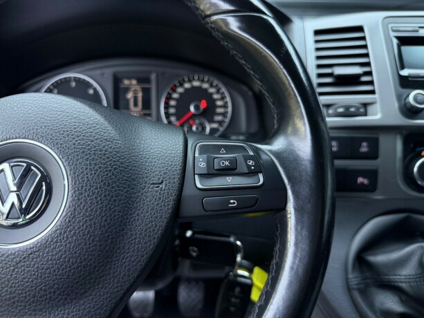 volkswagen-caravelle-diesel-2015-big-13
