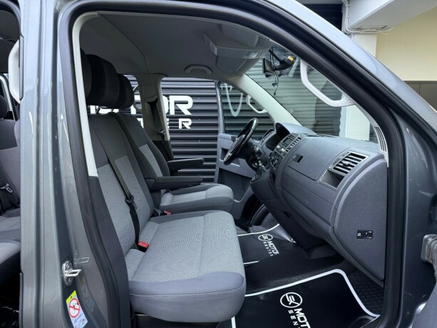 volkswagen-caravelle-diesel-2015-big-22