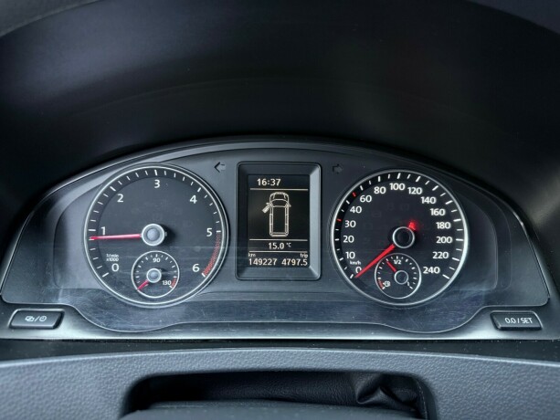 volkswagen-caravelle-diesel-2015-big-14