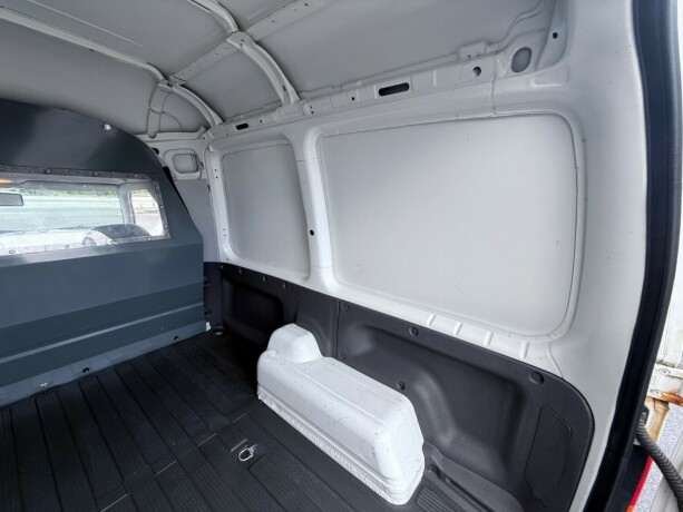 volkswagen-caddy-bensin-2003-big-16