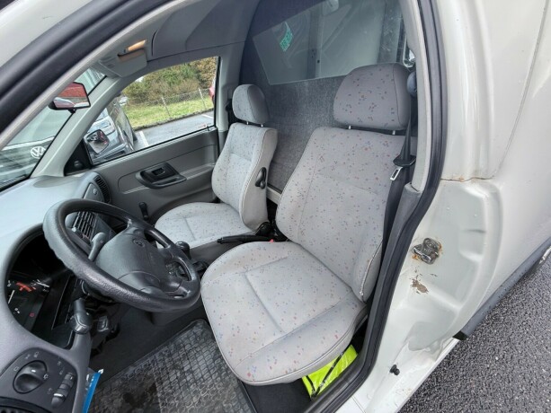 volkswagen-caddy-bensin-2003-big-10