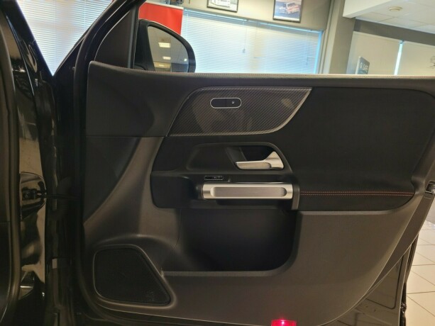 mercedes-benz-glb-diesel-2020-big-15