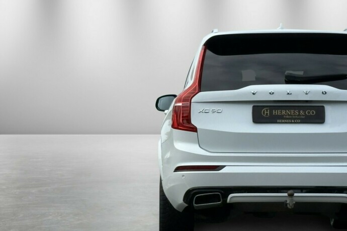 volvo-xc-90-plug-in-petrol-2019-big-10