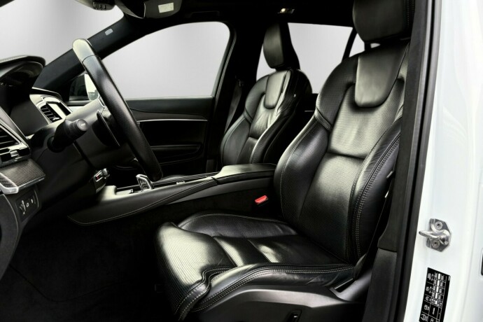 volvo-xc-90-plug-in-petrol-2019-big-17
