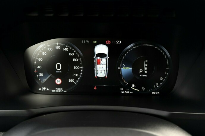 volvo-xc-90-plug-in-petrol-2019-big-23
