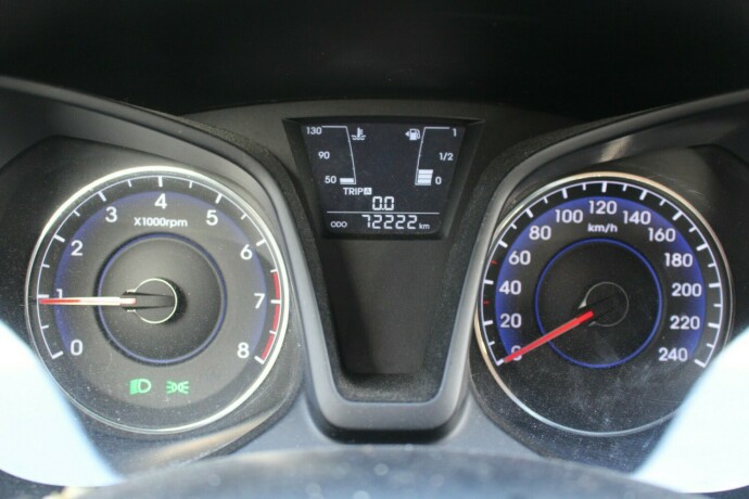 hyundai-ix20-bensin-2011-big-7
