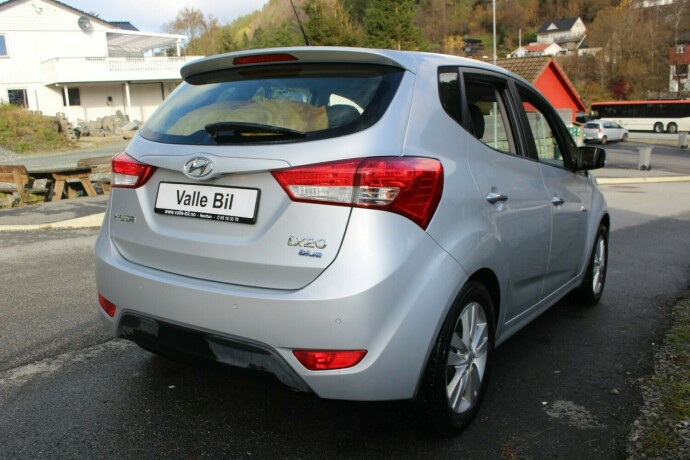 hyundai-ix20-bensin-2011-big-3