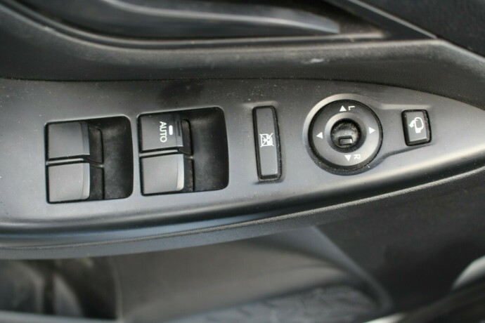 hyundai-ix20-bensin-2011-big-5