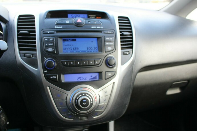 hyundai-ix20-bensin-2011-big-11