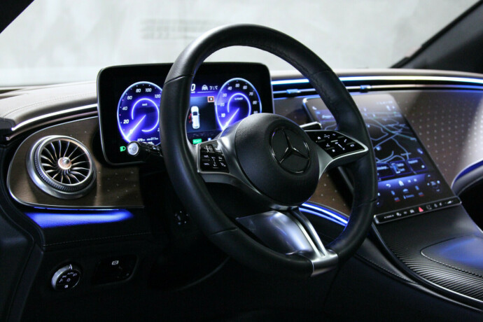 mercedes-benz-eqe-suv-elektrisitet-2023-big-22