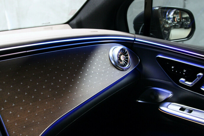 mercedes-benz-eqe-suv-elektrisitet-2023-big-23