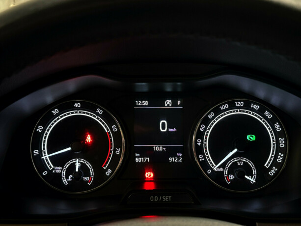 skoda-scala-bensin-2019-big-19