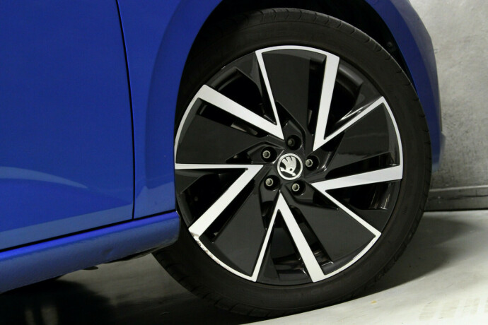 skoda-scala-bensin-2019-big-27