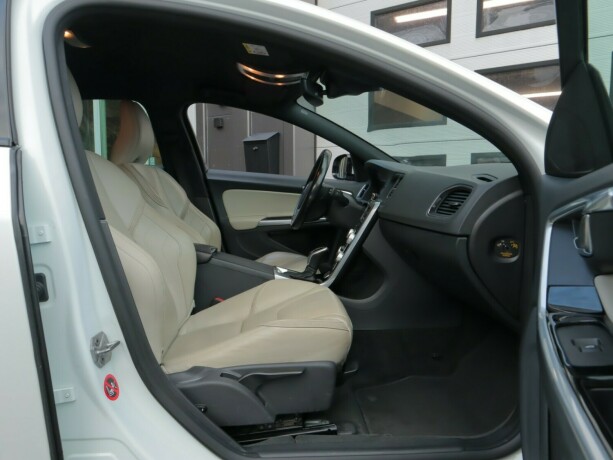 volvo-v60-elektrisitetdiesel-2016-big-9