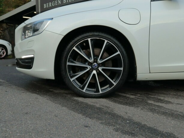 volvo-v60-elektrisitetdiesel-2016-big-17