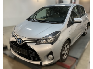 Toyota | Yaris | Elektrisitet+bensin | 2015