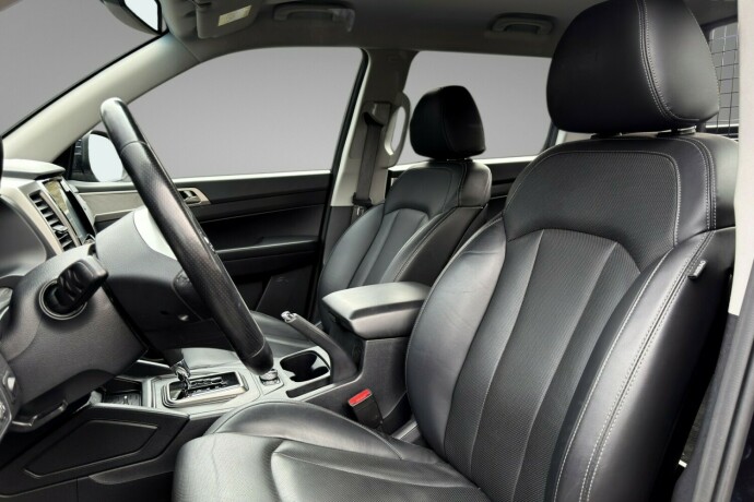 ssangyong-rexton-sports-diesel-2020-big-7