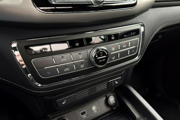 ssangyong-rexton-sports-diesel-2020-big-17