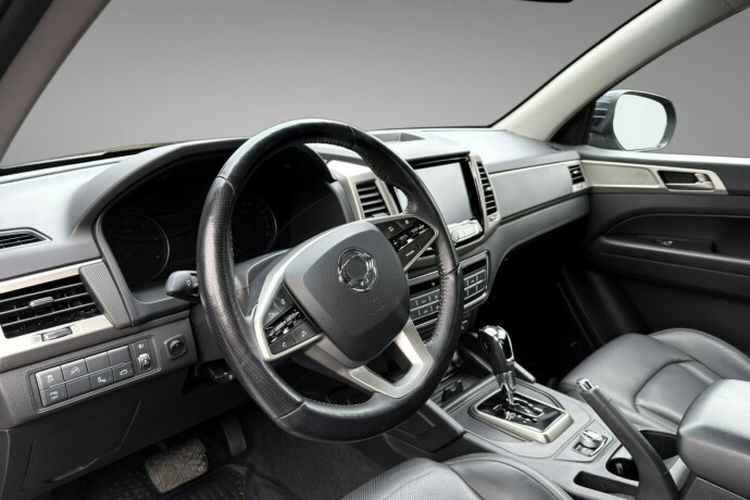 ssangyong-rexton-sports-diesel-2020-big-8