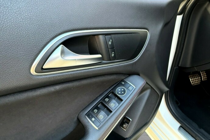 mercedes-benz-cla-bensin-2018-big-19