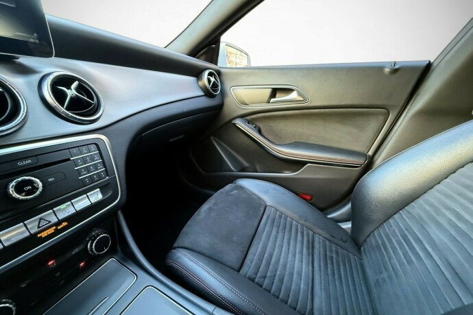 mercedes-benz-cla-bensin-2018-big-39