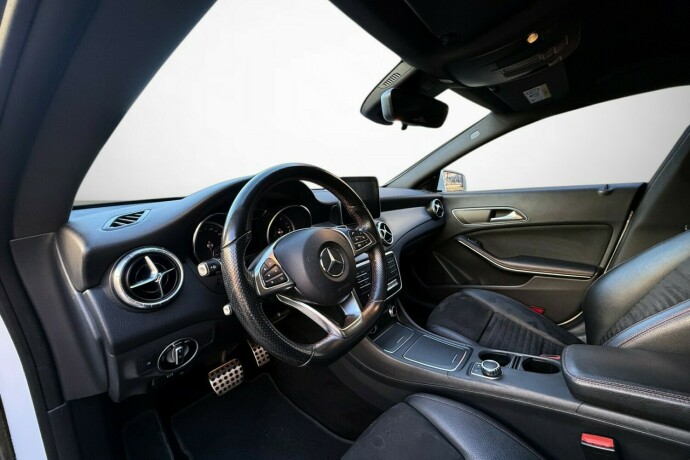 mercedes-benz-cla-bensin-2018-big-17