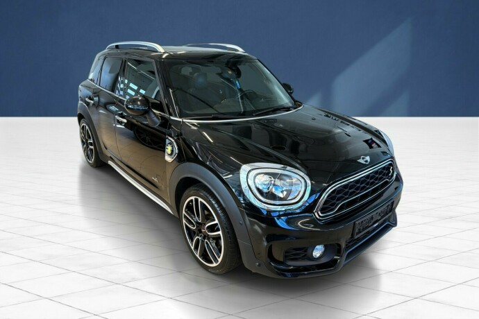 mini-countryman-elektrisitetbensin-2017-big-0