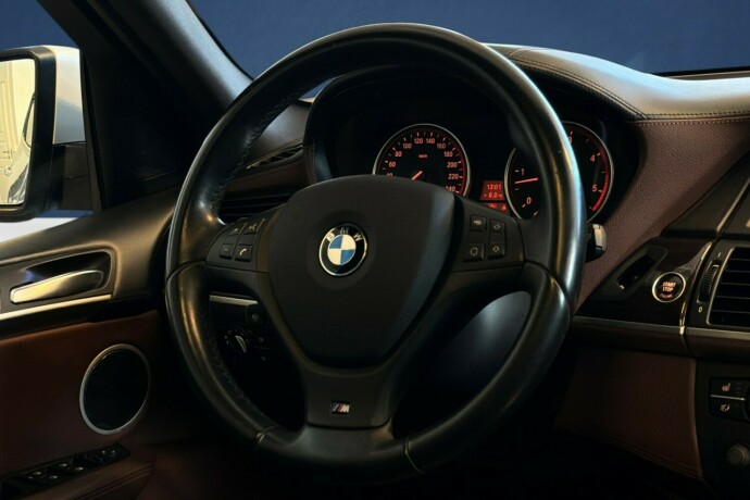 bmw-x5-diesel-2011-big-17
