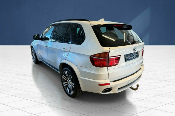 bmw-x5-diesel-2011-big-9