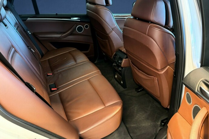 bmw-x5-diesel-2011-big-15