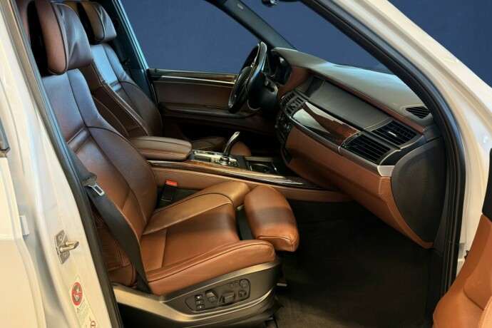 bmw-x5-diesel-2011-big-13