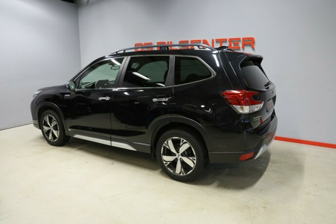 subaru-forester-elektrisitetbensin-2020-big-4