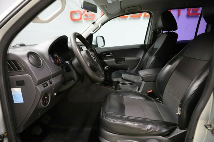 volkswagen-amarok-diesel-2011-big-5