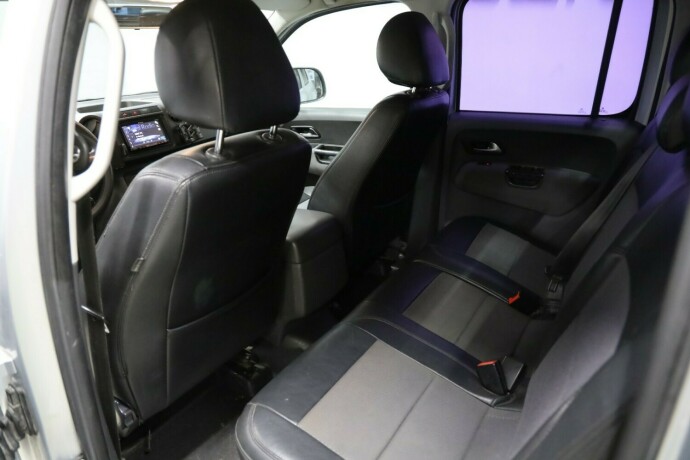 volkswagen-amarok-diesel-2011-big-9